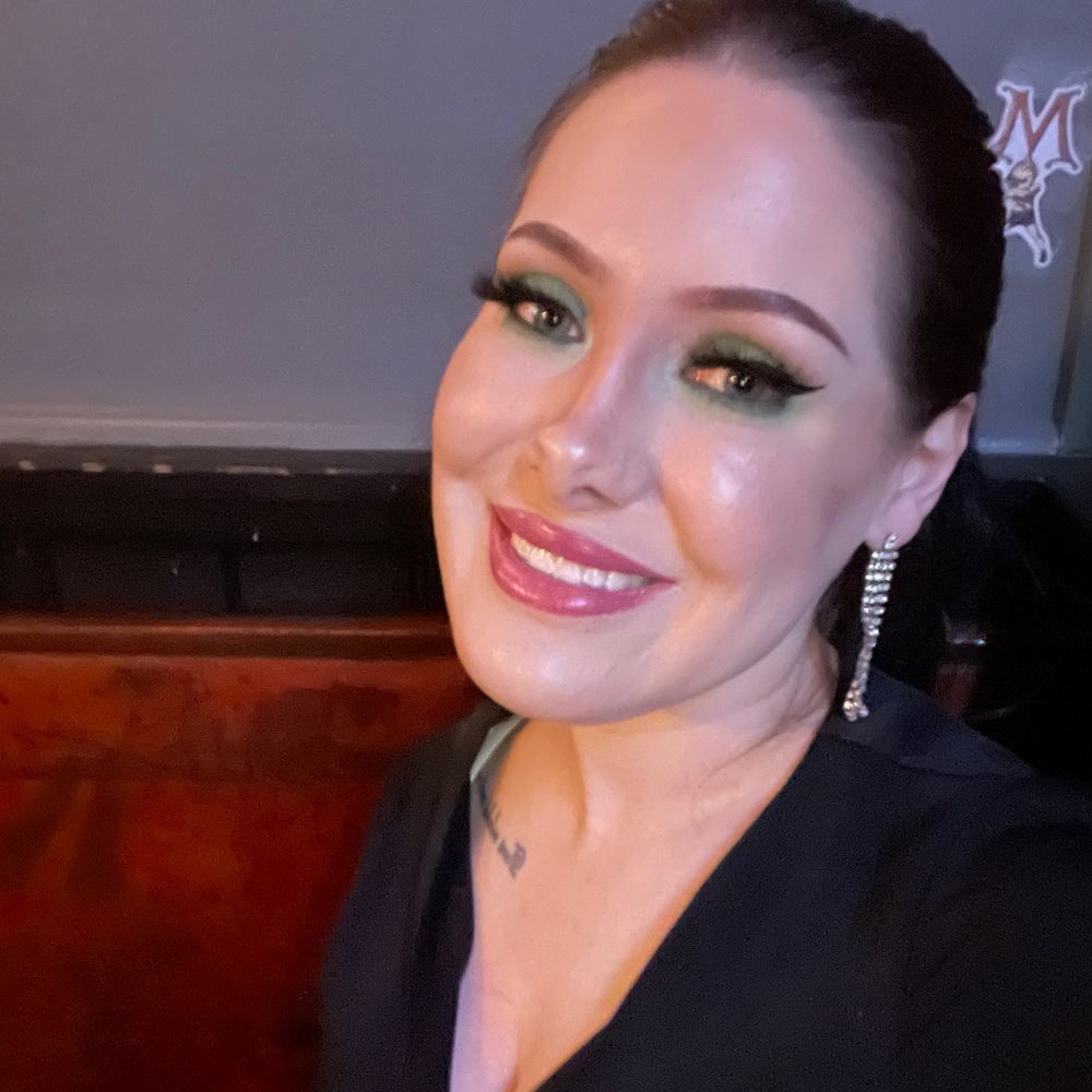 Meet your Posher, Ashley